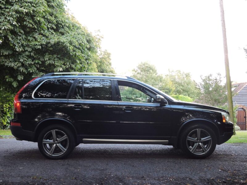 Volvo XC90 2.4 D5 R-Design SE Geartronic AWD 5dr